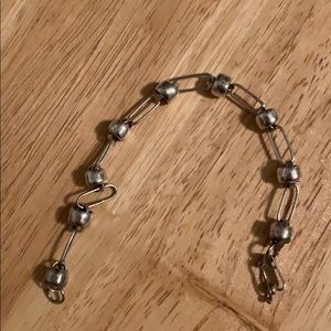 Bracelet platter silver.